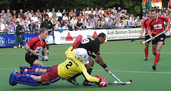 Christian Schulte im Freundschaftsspiel gegen Pakistan am 20.6.2001 (Foto: Herbert Bohlscheid)