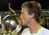 Am 9.3.2002 holte die Deutsche Herren-Nationalmannschaft zum erstenmal in der Hockeygeschichte den WM-Titel (Fotos zu erhalten von Dieter Reinhardt, info@direvi.de)