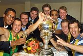 Am 9.3.2002 holte die Deutsche Herren-Nationalmannschaft zum erstenmal in der Hockeygeschichte den WM-Titel (Fotos zu erhalten von Dieter Reinhardt, info@direvi.de)